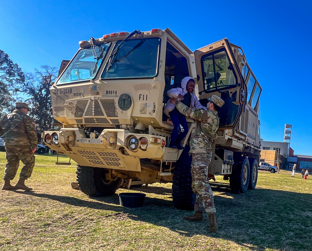 See, Speak, Control: Army Air Traffic Controllers Demonstrate Mobile Tower System Capabilities