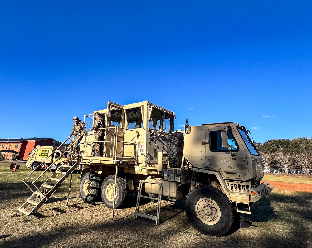 See, Speak, Control: Army Air Traffic Controllers Demonstrate Mobile Tower System Capabilities