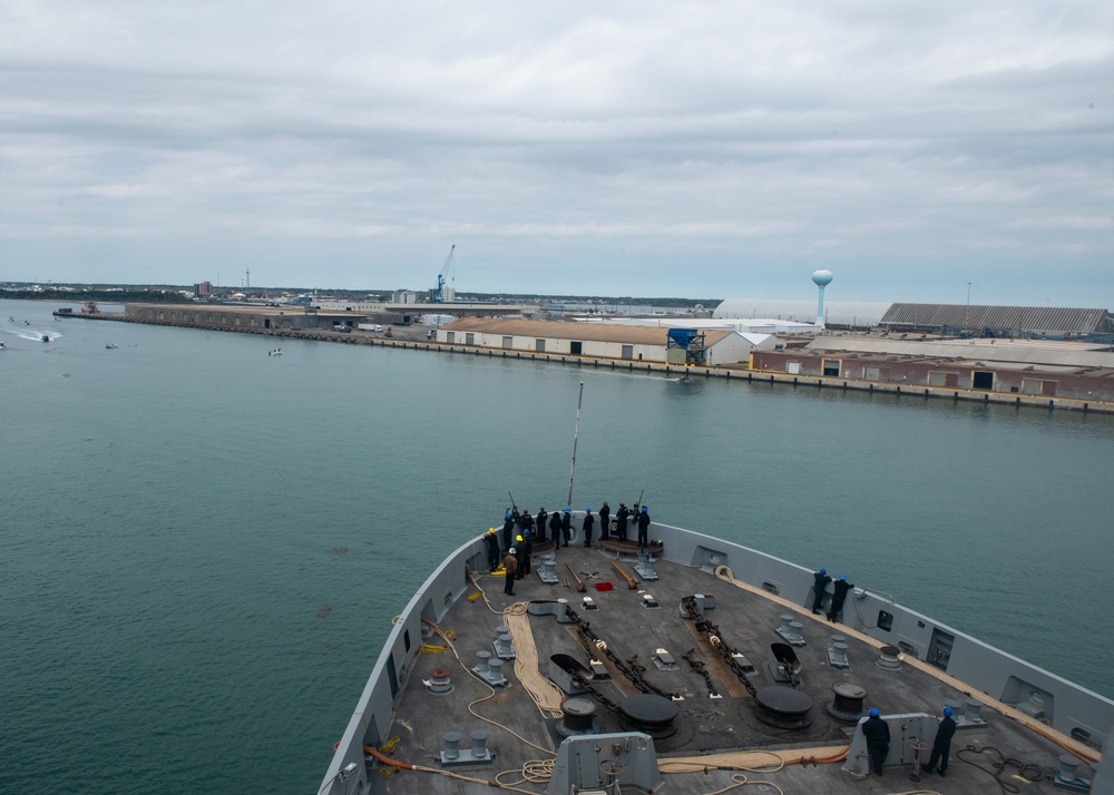 San Antonio Arrives in Morehead City, North Carolina