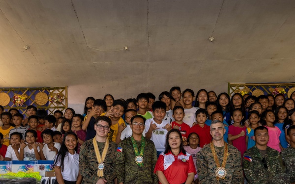 ‘Bundle of Joy’ Reaches Dagupan Elementary School During Balikatan 25