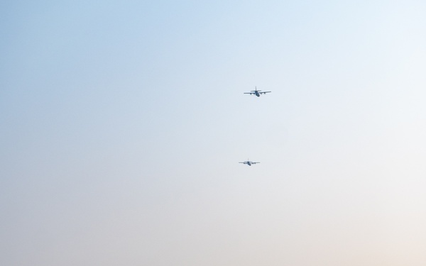 U.S., India joint forces land on Kakinada Beach during Exercise Tiger Triumph 2025