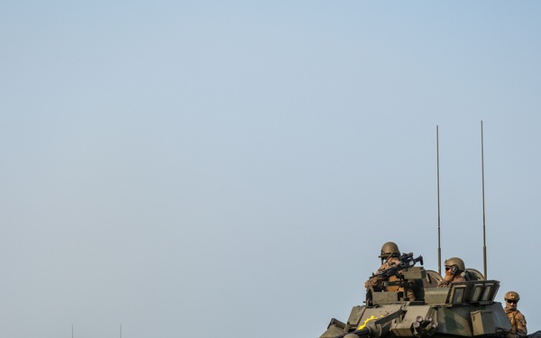 U.S., India joint forces land on Kakinada Beach during Exercise Tiger Triumph 2025