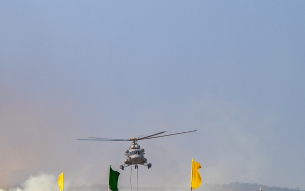 U.S., India joint forces land on Kakinada Beach during Exercise Tiger Triumph 2025