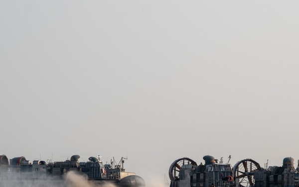 U.S., India joint forces land on Kakinada Beach during Exercise Tiger Triumph 2025