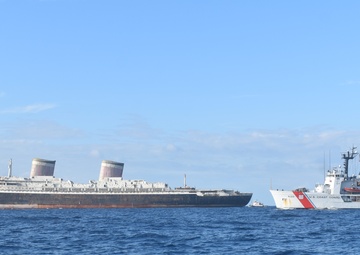 Coast Guard Cutter Resolute encounters SS United States at sea