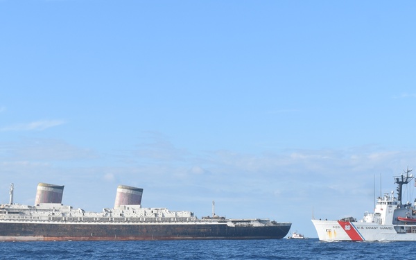 Coast Guard Cutter Resolute encounters SS United States at sea
