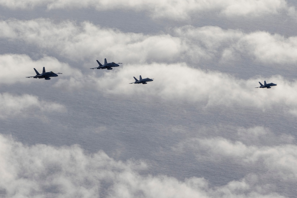 WTI 2-25 F/A-18 Hornet Aerial Refuel