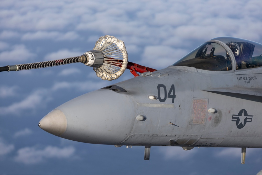 WTI 2-25 F/A-18 Hornet Aerial Refuel