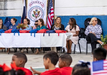 U.S. Embassy Panama donates school supplies