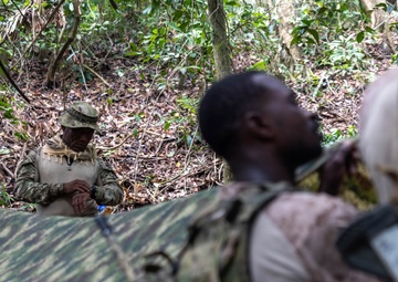 Panamanians teach U.S. Marines Jungle Survival