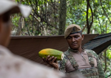 Panamanians teach U.S. Marines Jungle Survival