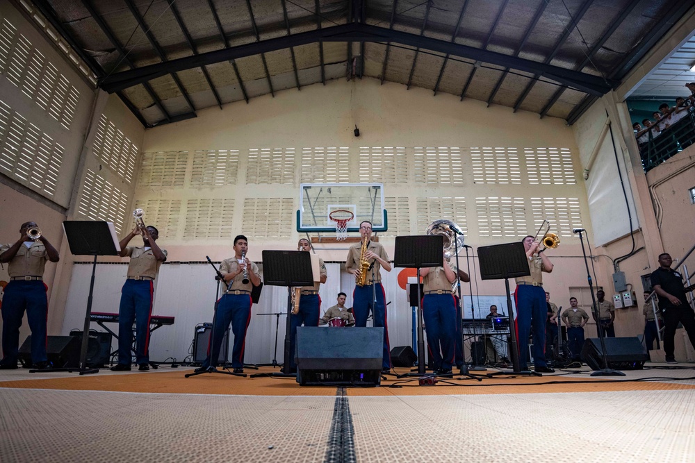 Marine Forces Reserve band performs for high school students in Panama