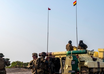 U.S., Indian joint forces conduct large-scale amphibious landing drill during Exercise Tiger Triumph 2025