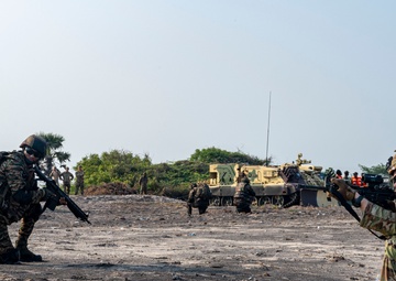 U.S., Indian joint forces conduct large-scale amphibious landing drill during Exercise Tiger Triumph 2025