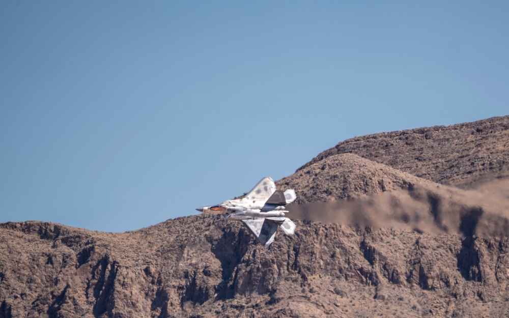 Aviation Nation: Day One Highlights