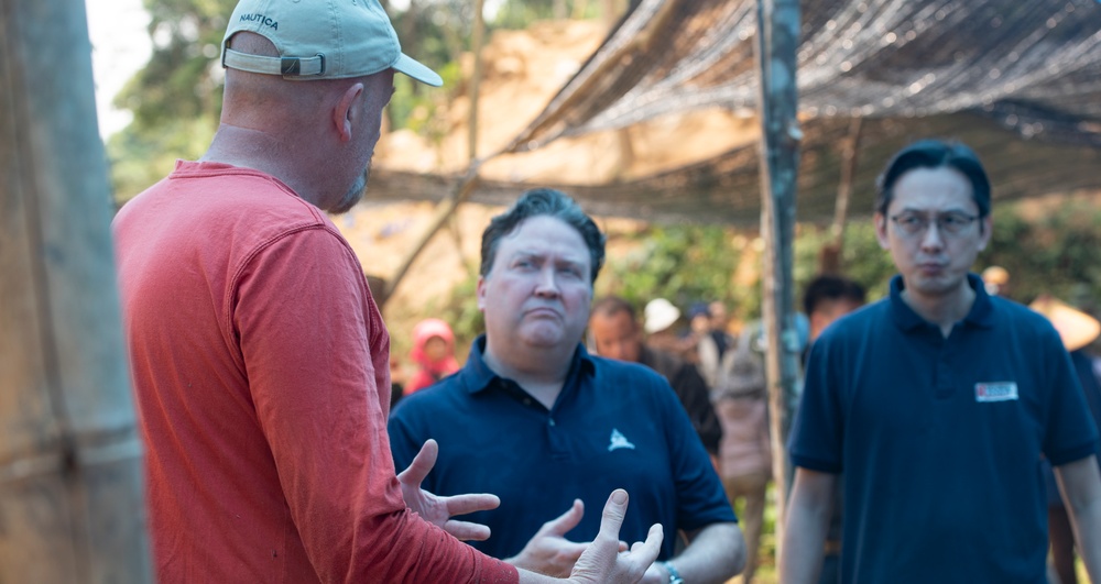 U.S. Ambassador Marc Knapper, Deputy Minister of Foreign Affairs Đỗ Hùng Việt, and DPAA Detachment 2 Leadership Visit 25-2VN Recovery Site