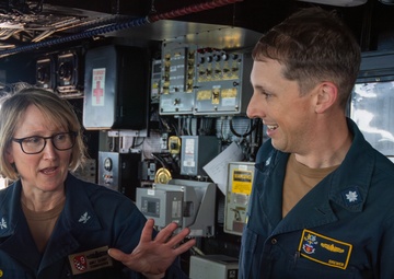 Commodore Destroyer Squadron 9 Visits USS Gridley