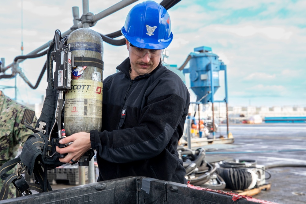 Ike Conducts Scheduled Planned Incremental Availability