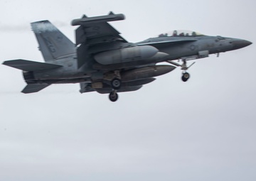 Abraham Lincoln hosts friends and family day cruise