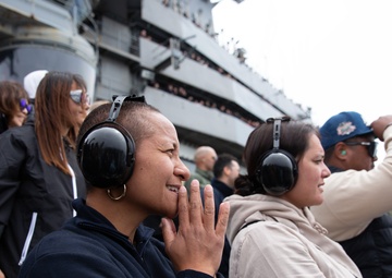 Abraham Lincoln conducts flight operations during friends and family day cruise