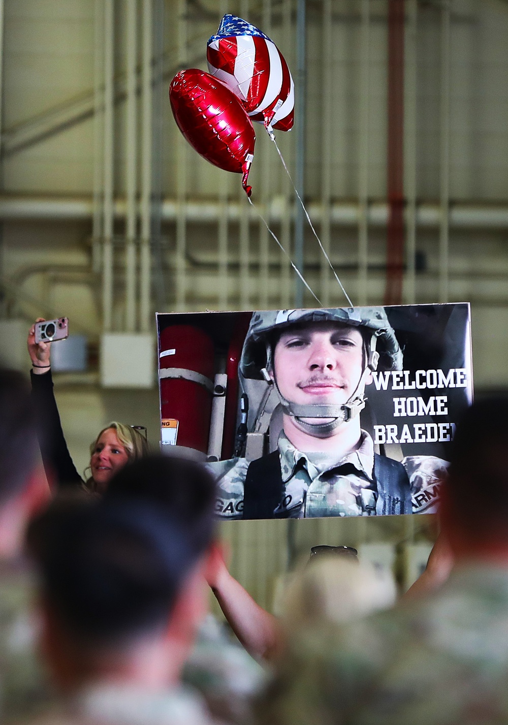 Illinois Army National Guard units return home after successful deployment for Operation Spartan Shield