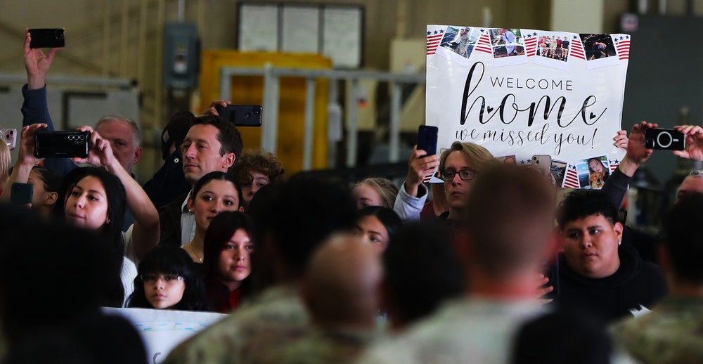 Illinois Army National Guard units return home after successful deployment for Operation Spartan Shield