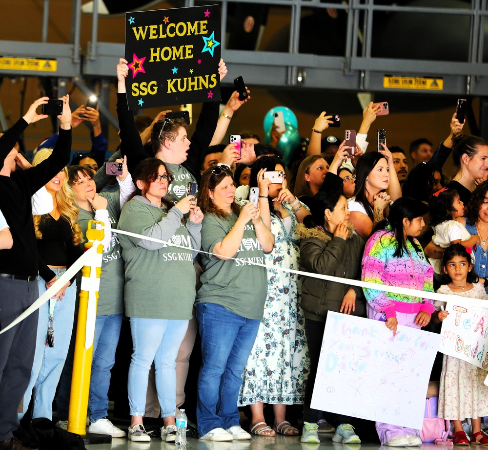 Illinois Army National Guard units return home after successful deployment for Operation Spartan Shield