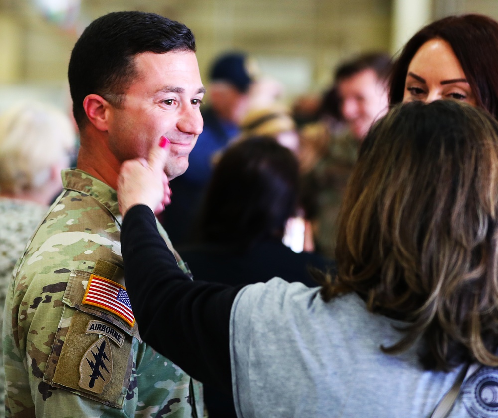 Illinois Army National Guard units return home after successful deployment for Operation Spartan Shield