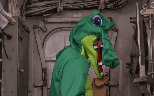 Iwo Jima MWR hides eggs for &quot;Gator Egg Hunt&quot;