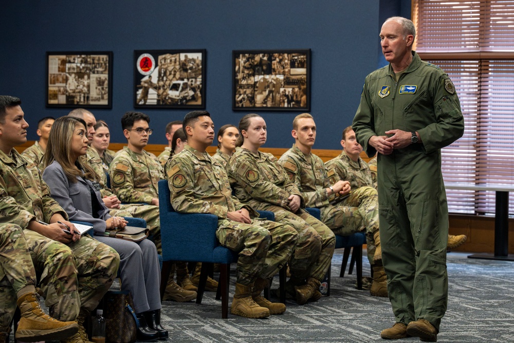 35th FW Welcomes USFJ Commander Lt. Gen. Jost