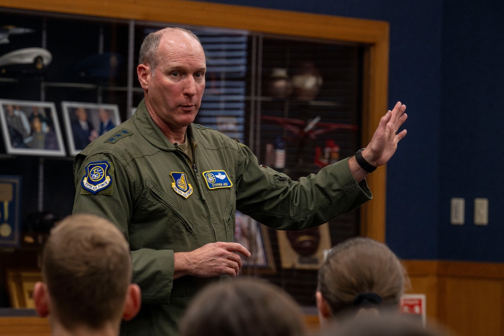 35th FW Welcomes USFJ Commander Lt. Gen. Jost