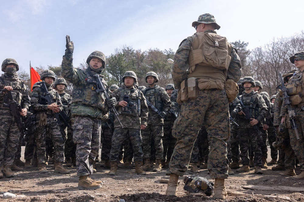 4th Marine Regiment and ROK Marines conduct CQT Training and Patrolling during KMEP 25.1