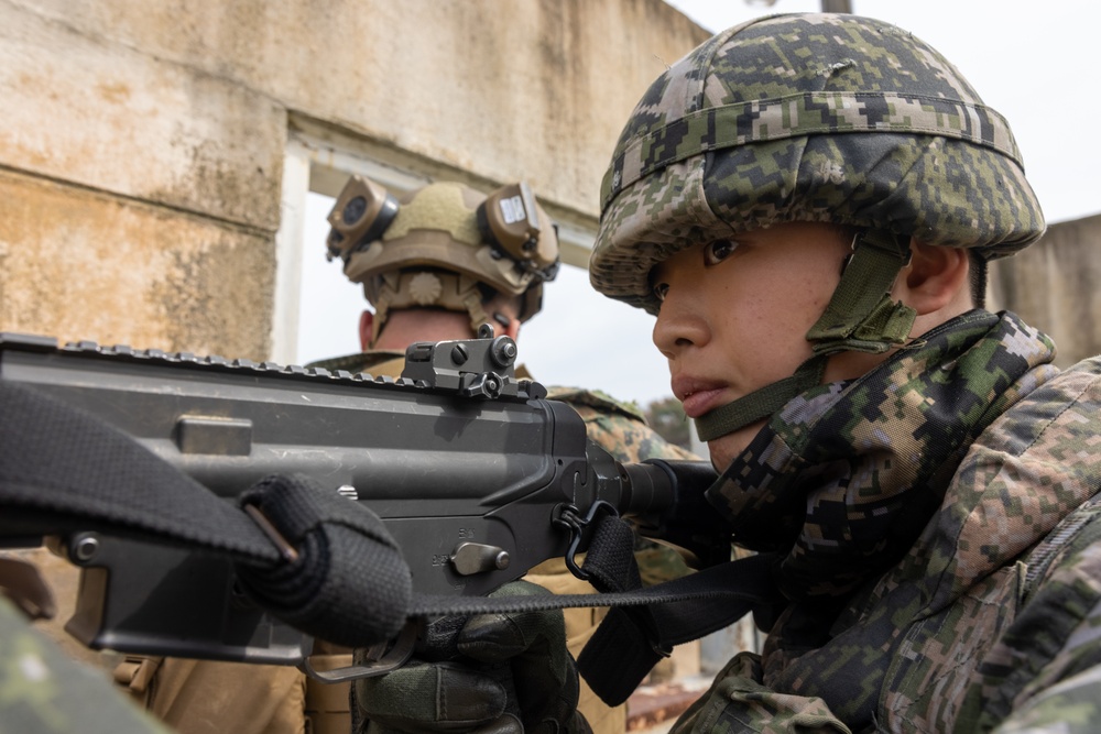 4th Marine Regiment and ROK Marines conduct CQT Training and Patrolling during KMEP 25.1