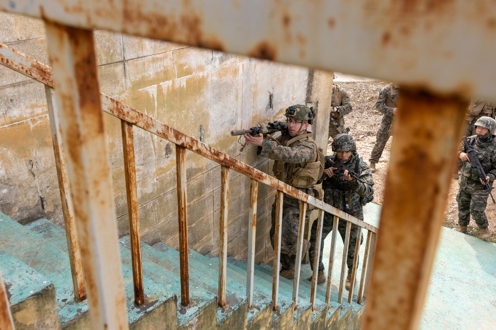 4th Marine Regiment and ROK Marines conduct CQT Training and Patrolling during KMEP 25.1