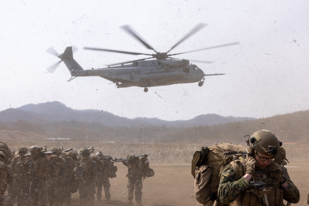 4th Marine Regiment conducts Force-on-Force Training Exercise during KMEP 25.1