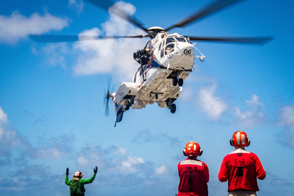 Nimitz Conducts a Vertical Replenishment-at-Sea