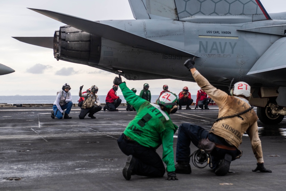 USS Carl Vinson (CVN 70) Hosts French Sailors