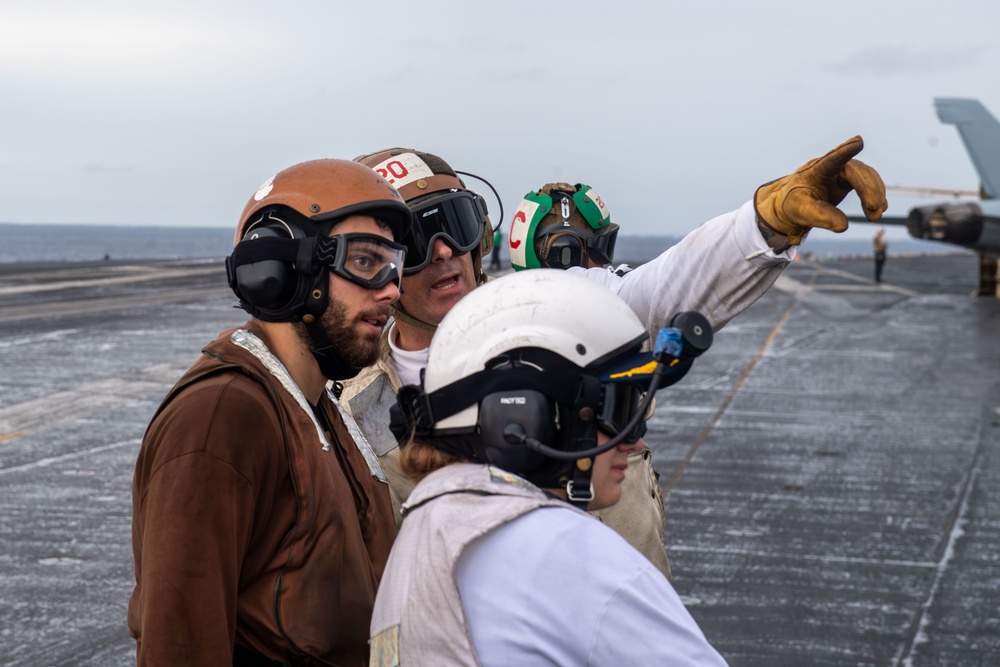 USS Carl Vinson (CVN 70) Hosts French Sailors