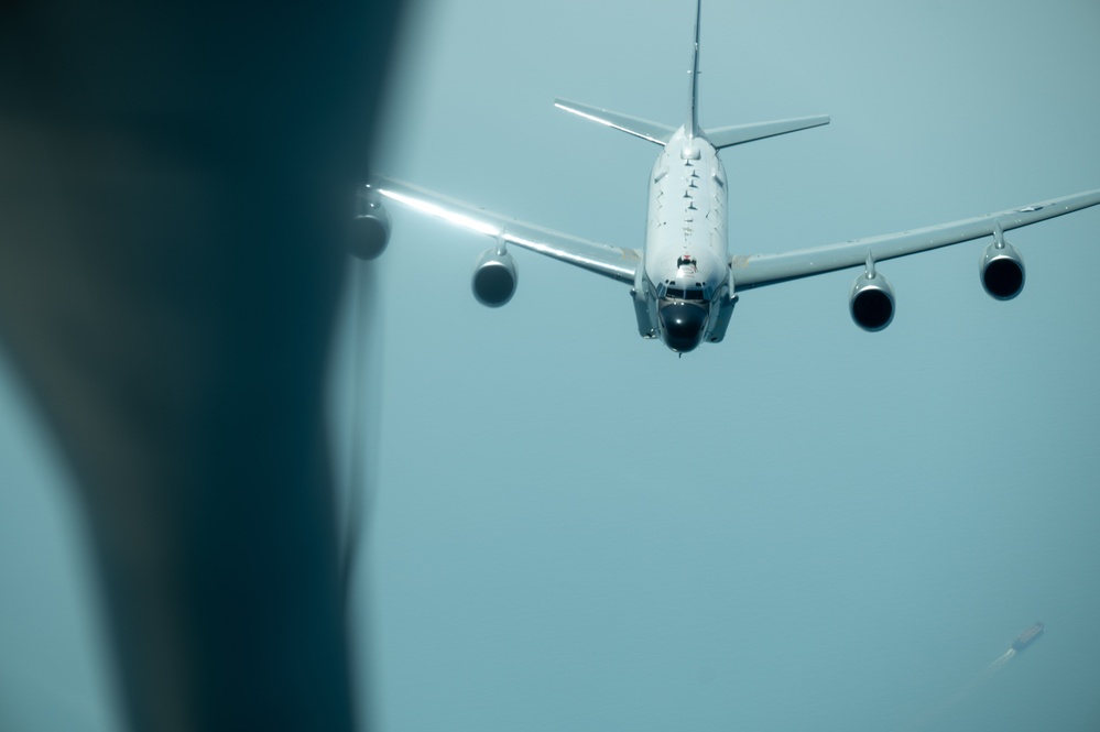 A riveting refuel of 82nd RS RC-135 Rivet Joint