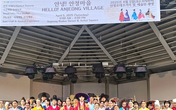 American, Korean students don hanboks on the catwalk