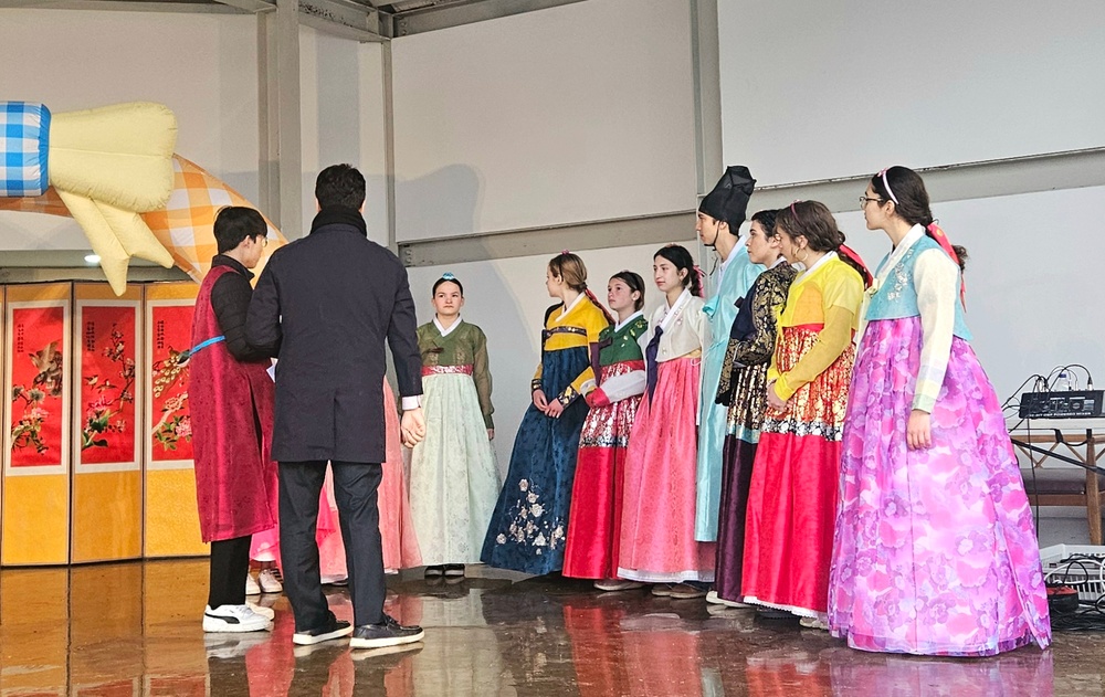 American, Korean students don hanboks on the catwalk