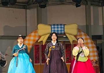 American, Korean students don hanboks on the catwalk