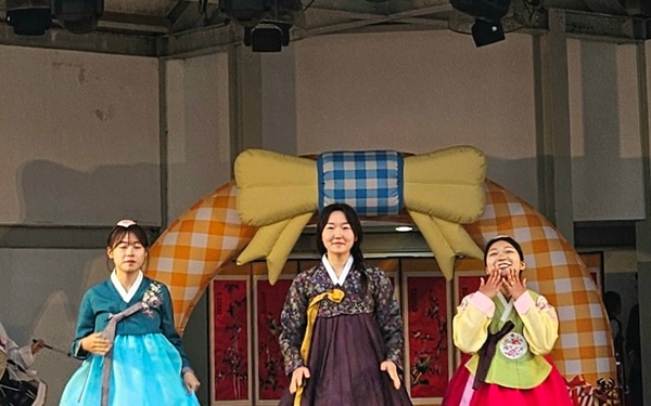 American, Korean students don hanboks on the catwalk