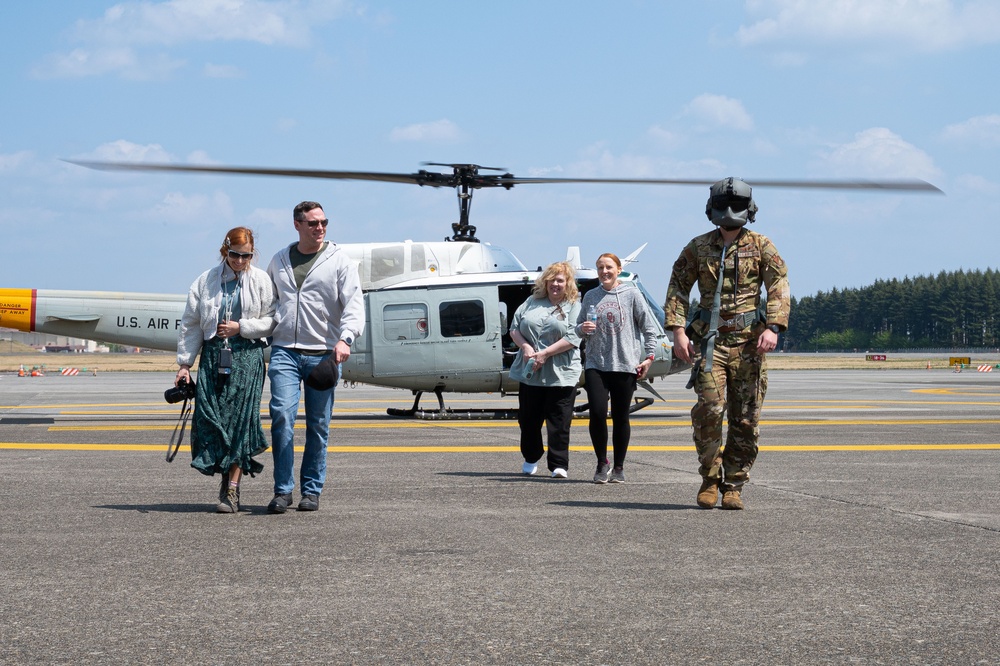 36 AS, 459 AS bring spouses along during spouse orientation flight event