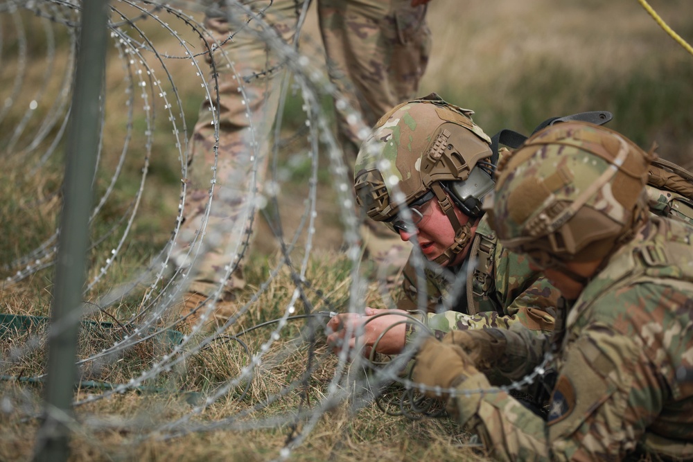 U.S. Army Soldiers conduct combat engineer qualification exercise