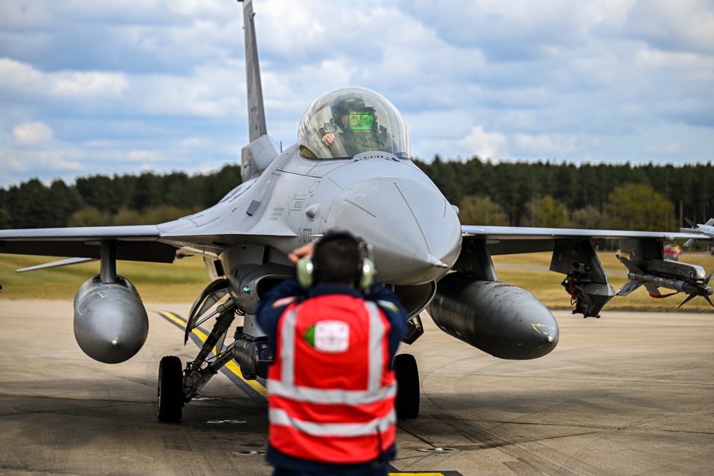 31st MXS arms the 555th FS during Combat Archer UK