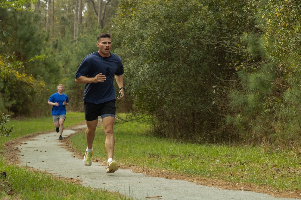 Marine Corps Combat Service Support Schools hosts run club