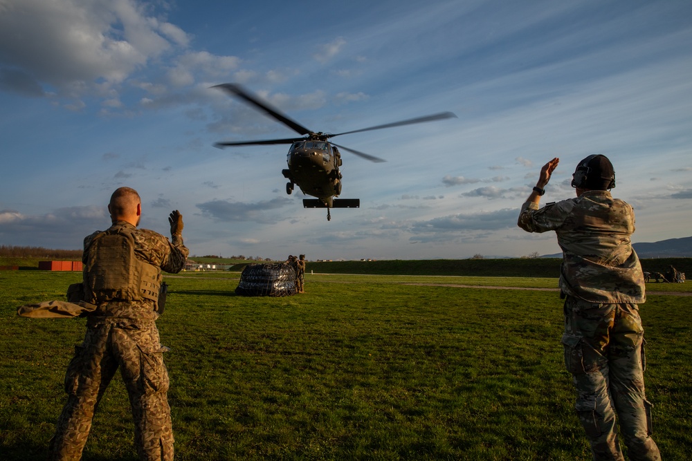 KFOR RC-E Conducts Sling Load Training