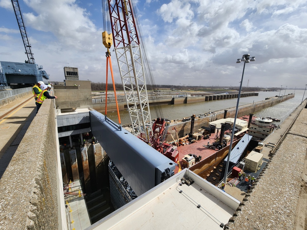Melvin Price Locks and Dam Lift Gate Replacement