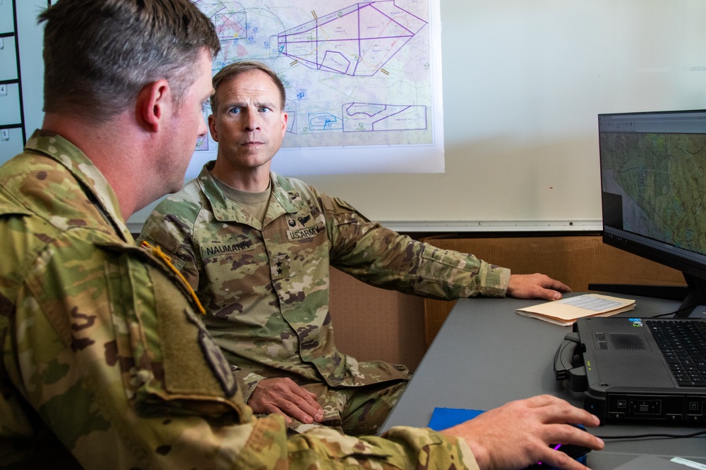 Maj. Gen Scott Naumann meets with Soldiers at southern border